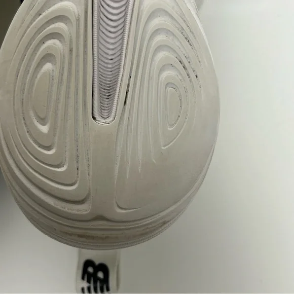 New Balance FuelCell VB-01 Women’s Volleyball Shoes - White/Black-size 7.5 - Picture 7 of 10